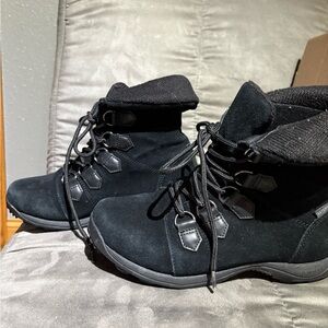 Baffin women’s winter boots size 8